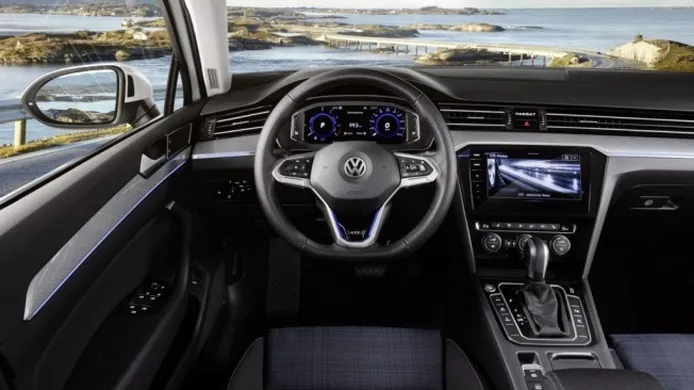Volkswagen Passat GTE 2019 - interior
