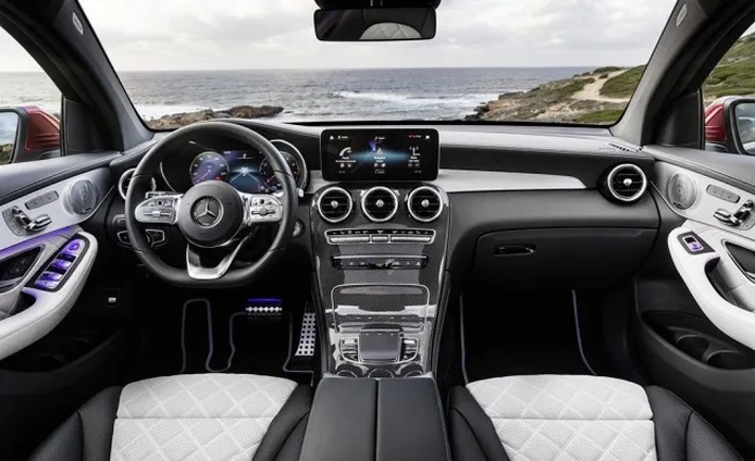 Mercedes GLC Coupé 2019 - interior