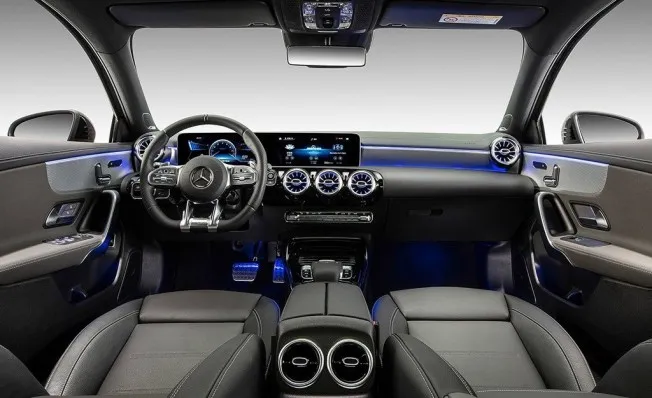 Mercedes-AMG A 35 L 4MATIC Sedán - interior Mercedes-AMG A 35 L 4MATIC Sedán - interior
