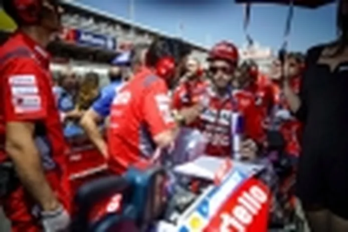 Dovizioso atiza a la Fórmula 1: "En MotoGP sí que escuchan a los pilotos"