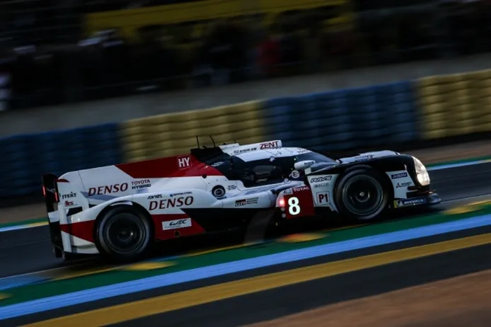 Sobresalto inicial para Toyota en las 24 Horas de Le Mans