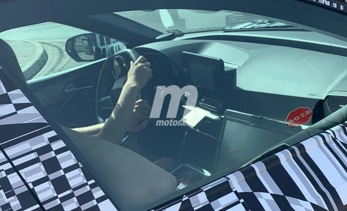 El interior del nuevo SEAT León 2020 al descubierto en estas fotos espía