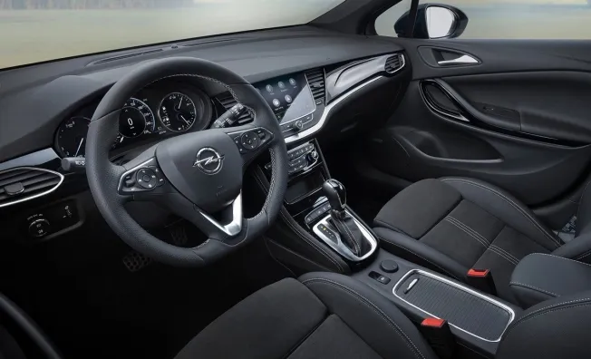 Opel Astra 2020 - interior