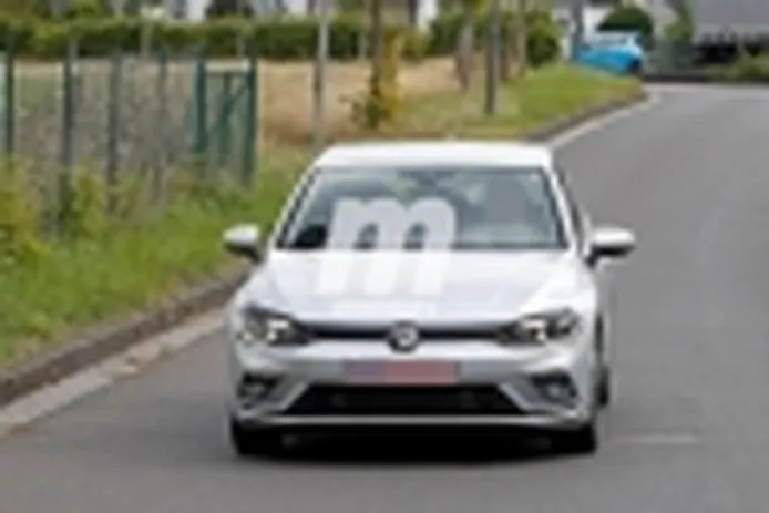 El nuevo Volkswagen Golf GTE, cazado en fotos espía completamente destapado