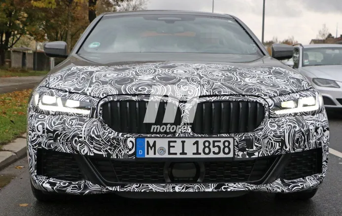 Nuevas fotos espía desvelan el aspecto del paquete M Sport en el BMW Serie 5 Facelift