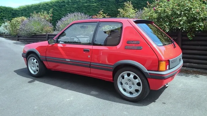 Amores de juventud: el Peugeot 205