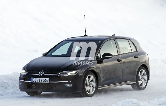 La nueva generación del Volkswagen Golf GTI sigue de pruebas en el norte de Suecia