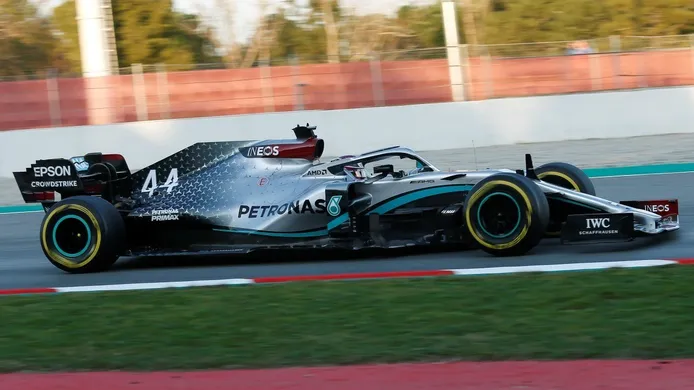Sólo Hamilton completa más km. que Sainz en la pretemporada 2020 de F1