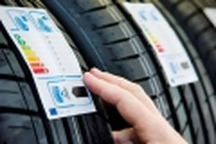 La Unión Europea revisa la etiqueta de los neumáticos, más clara y completa en 2021