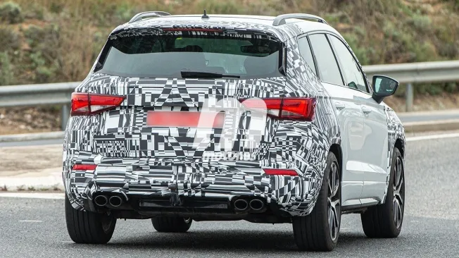 CUPRA Ateca 2021 - foto espía posterior