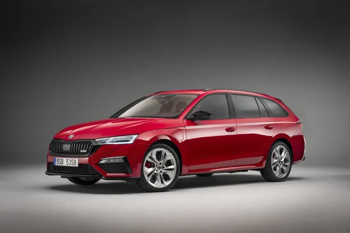 El nuevo Skoda Octavia RS iV híbrido de 245 CV ya es oficial