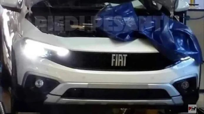 El nuevo Fiat Tipo Cross ha sido cazado al desnudo, ¡sin camuflaje!