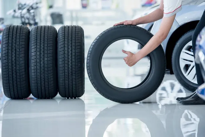 El precio del montaje de neumáticos ¿comprarlos online o no?
