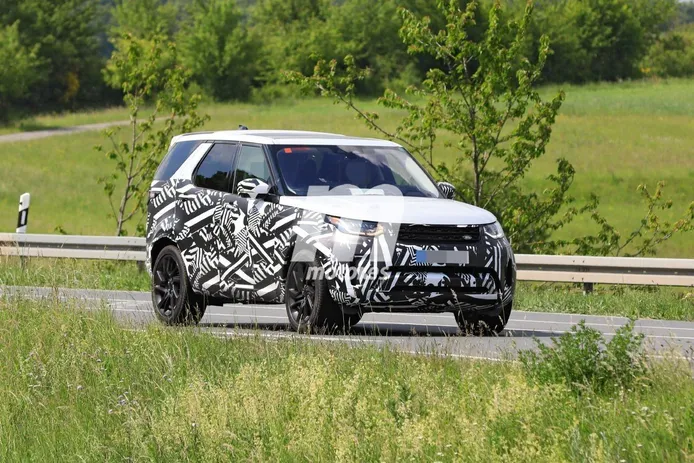 Land Rover prepara un discreto facelift para el Discovery, primeras fotos espía del SUV