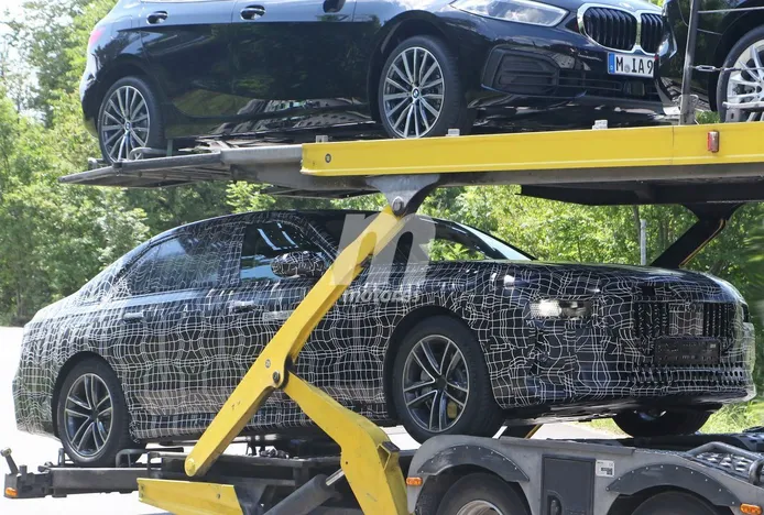 El BMW i7 se deja ver por primer vez con su cuerpo definitivo