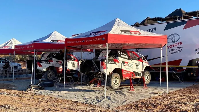 Giniel de Villiers y Toyota reinician los test de cara al Dakar 2021