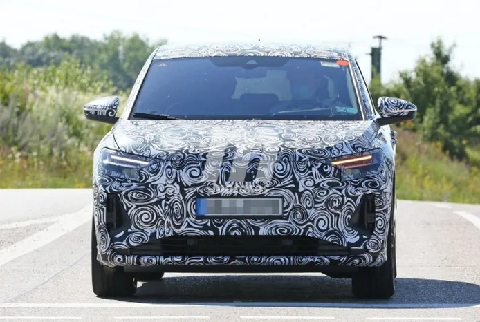 Audi Q4 e-tron - foto espía frontal