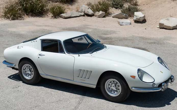 Un Ferrari 275 GTB de 1966 es el nuevo récord para vehículos vendidos online