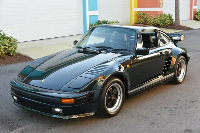Pieza única: aparece un raro Porsche 911 Turbo S Flachbau a estrenar