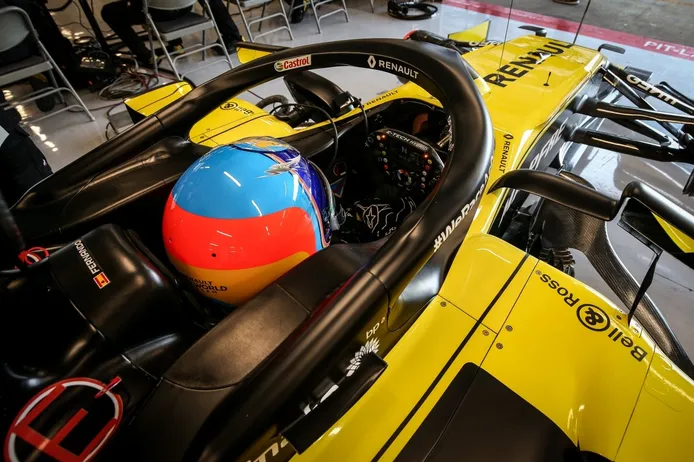 Alonso finaliza su primer test con Renault: «El coche todavía me supera»