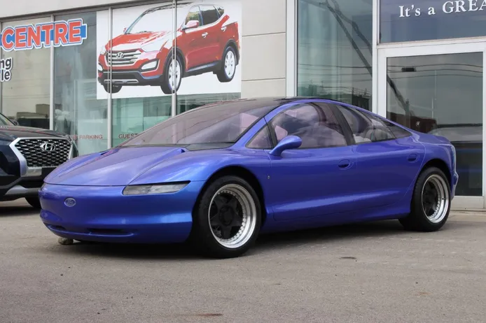 Reaparece el futurista Ford Via Concept by Ghia y se convierte en toda una historia