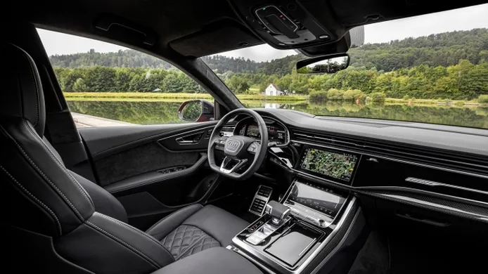 Audi SQ8 TFSI - interior