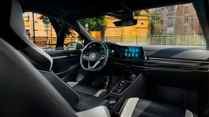 Volkswagen Golf GTD 2021 - interior