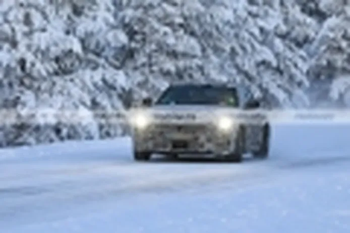 Primeras fotos espía del nuevo BMW Serie 2 Coupé 2022 en las pruebas de invierno