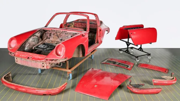 Porsche restaura el primer 911 Targa entregado en Alemania tras pasar 40 años abandonado