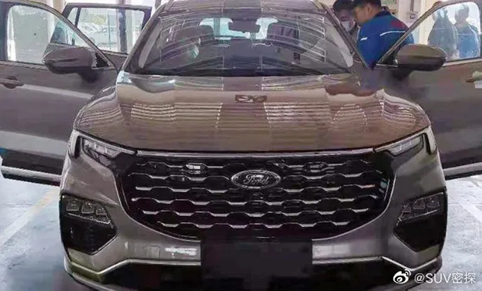 Nuevas fotos espía del Ford Equator 2021 revealan su lujoso y tecnológico interior