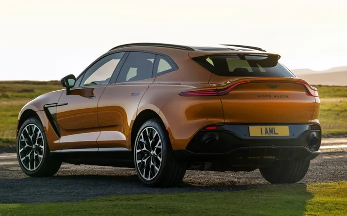 Los pedidos del nuevo Aston Martin DBX, un soplo de oxígeno para la marca