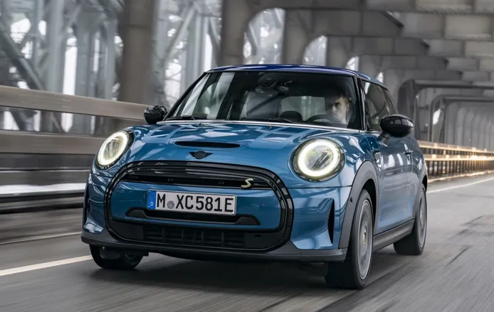 MINI Cooper SE Electric Collection, el eléctrico británico se vuelve más exclusivo