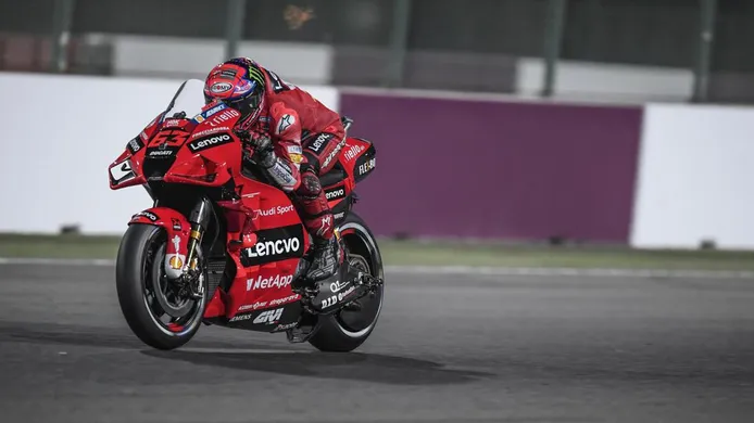Bagnaia logra su primera pole en MotoGP en su debut con Ducati 