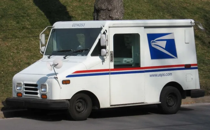 Más leña al fuego: US. Postal pide 2.000 millones más para electrificar toda su flota