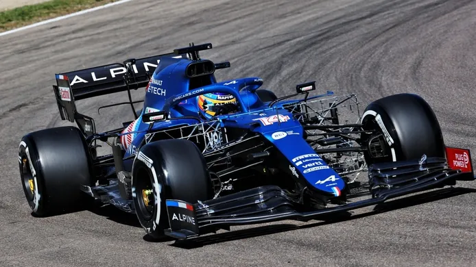 Fernando Alonso, satisfecho con las nuevas piezas del Alpine A521: «Hay mejora»
