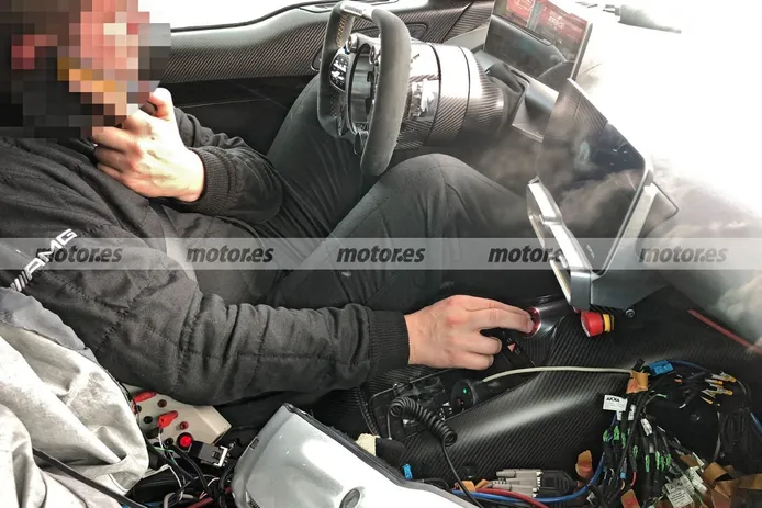 Foto espía Mercedes-AMG ONE 2021 - interior