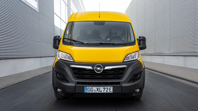 Opel Movano 2022, una furgoneta eficiente y conectada para el mundo laboral