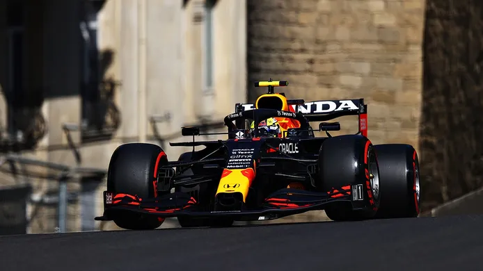 Doblete de Red Bull, con Sainz en zona de podio, Alonso 6º y Mercedes desaparecidos
