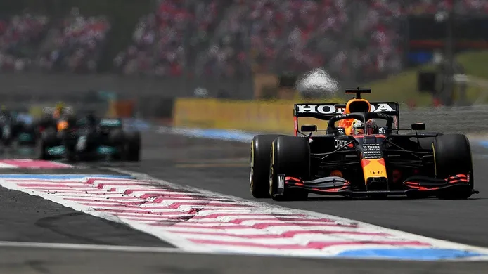 Verstappen y Red Bull le ganan la partida a Hamilton y Mercedes en Paul Ricard