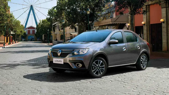 Colombia - Mayo 2021: El Dacia Logan de Renault sigue mejorando