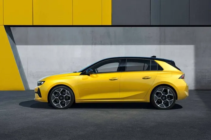 Opel Astra 2022 - exterior