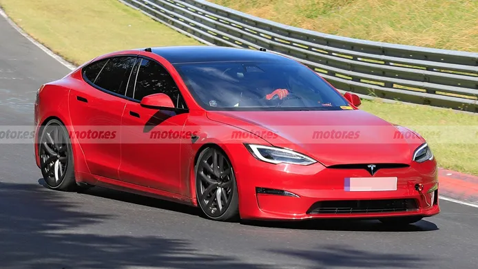 ¿A por un nuevo récord? El Tesla Model S más radical es cazado en Nürburgring