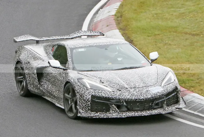 El Chevrolet Corvette Z06 pierde camuflaje durante sus tests a fondo en Nürburgring