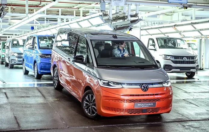 El nuevo Volkswagen Multivan T7 entra en producción en Hannover