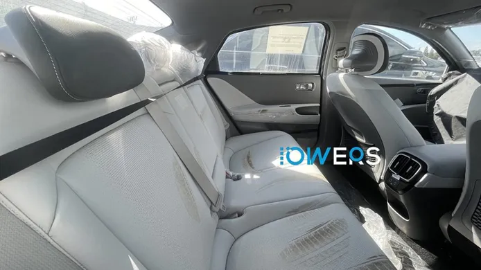El interior del nuevo Hyundai IONIQ 6 y sus retrovisores digitales al detalle