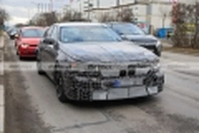 Primeras fotos espía del BMW M5 2024, la berlina más deportiva híbrida en camino