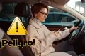 Los metros que recorres al volante mientras miras te distraes con estas acciones