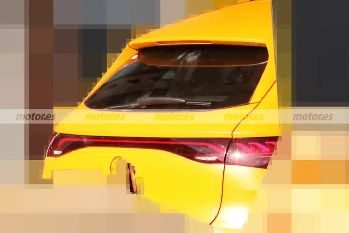 Fotos espía Mercedes EQE SUV 2023