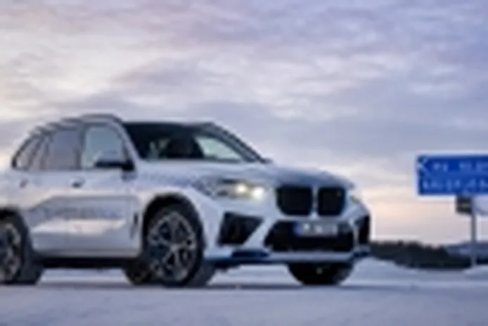 Los prototipos del BMW iX5 Hydrogen brillan como cualquier SUV en las pruebas de invierno