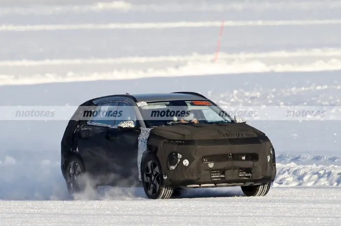 El futuro Hyundai Kona HEV 2024, sorprendido en unas fotos espía en Suecia